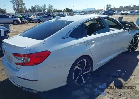 2018 Honda Accord Sport z USA, uszkodzony, nr VIN 1HGCV1F3XJA016175